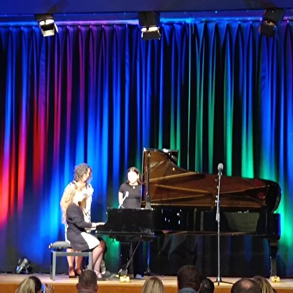 Bild vergr&ouml;&szlig;ern: Steinway in Concert1