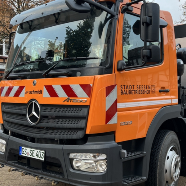 Bild vergr&ouml;&szlig;ern: Fahrzeug Bauhof
