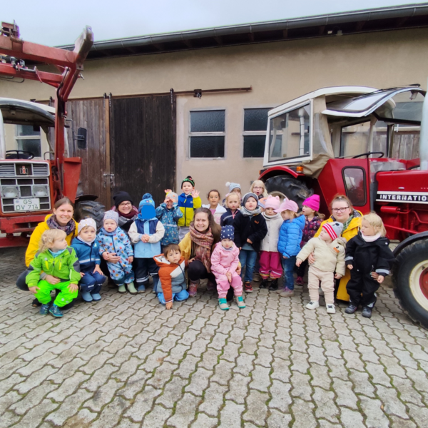 Bild vergr&ouml;&szlig;ern: Krippe Alte Schreibschule Bauernhof1