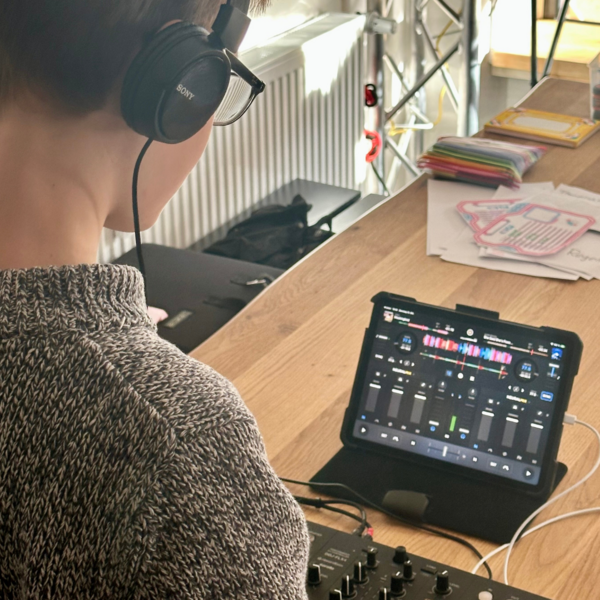 Bild vergr&ouml;&szlig;ern: Djing PlanBar