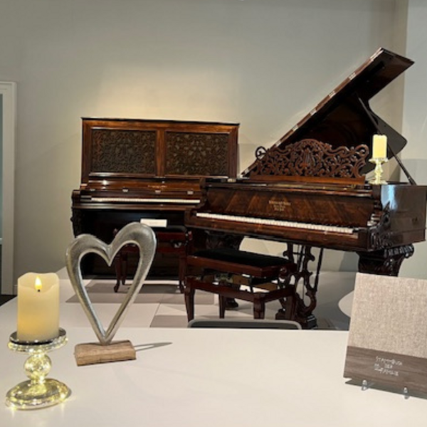 Bild vergr&ouml;&szlig;ern: Hochzeitsnacht - Steinway-Saal