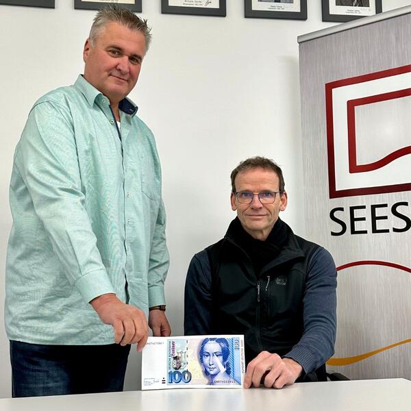 Bild vergr&ouml;&szlig;ern: Stefan Bettner (l.) und Uwe Alpers erinnern sich an turbulente Zeiten