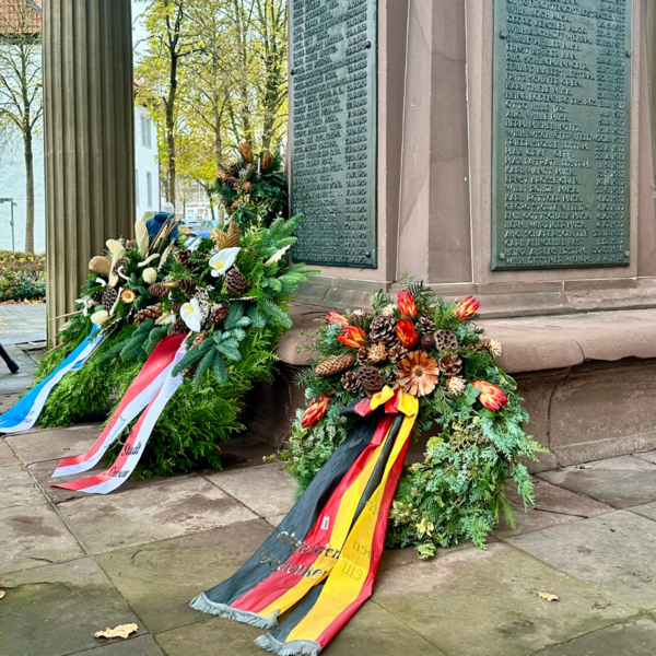 Bild vergr&ouml;&szlig;ern: Volkstrauertag1