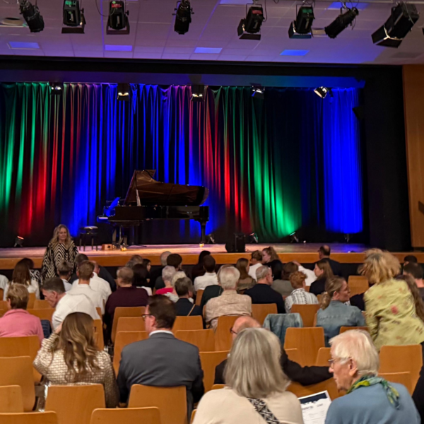 Bild vergr&ouml;&szlig;ern: Steinway in Concert (2)