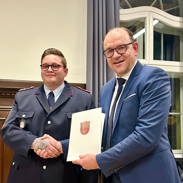 Bild vergr&ouml;&szlig;ern: Rat Ehrung Ernennung Feuerwehr (5)