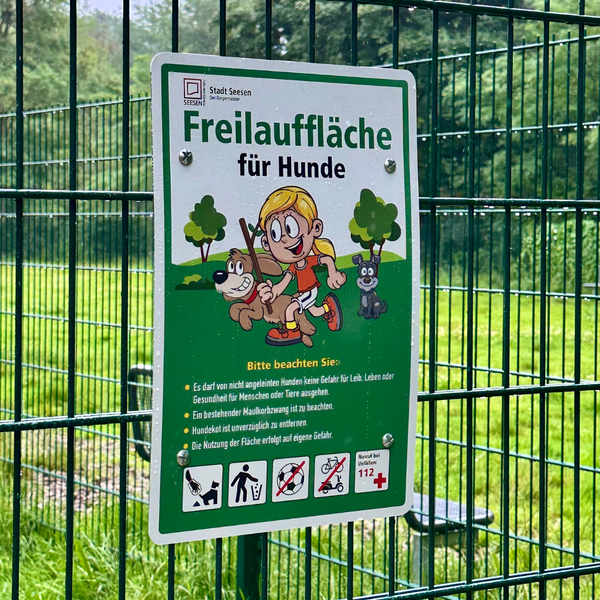 Bild vergr&ouml;&szlig;ern: Hundewiese (4)