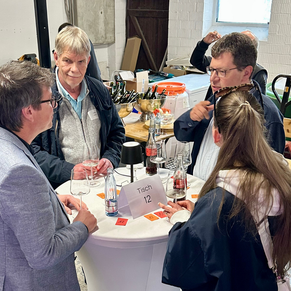 Bild vergr&ouml;&szlig;ern: After Work Lounge (2)