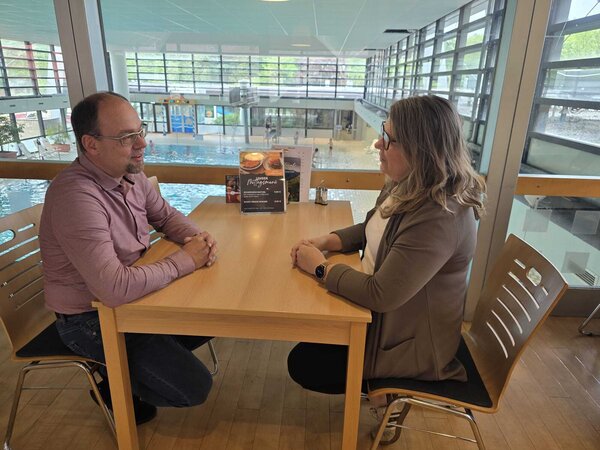 Bild vergr&ouml;&szlig;ern: Gespr&auml;ch Robert Michel und Kim Klapproth