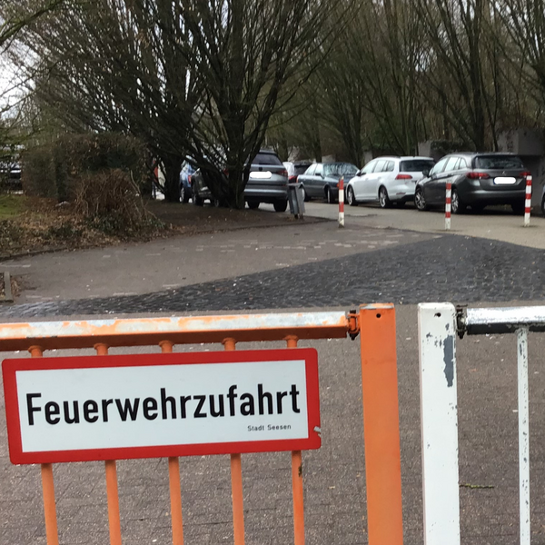 Bild vergr&ouml;&szlig;ern: Parksituation Schulzentrum (3)