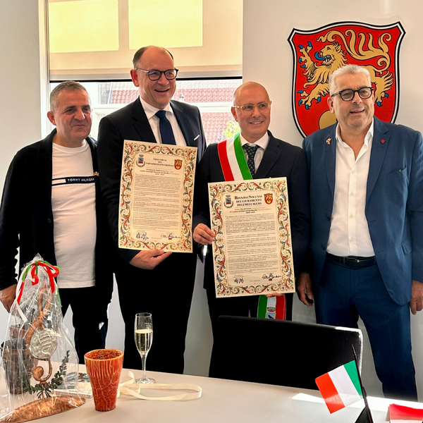 Bild vergr&ouml;&szlig;ern: Erneuerung Partnerschaft Montecorvino (3)