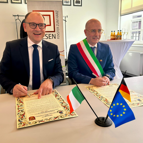 Bild vergr&ouml;&szlig;ern: Erneuerung Partnerschaft Montecorvino (5)