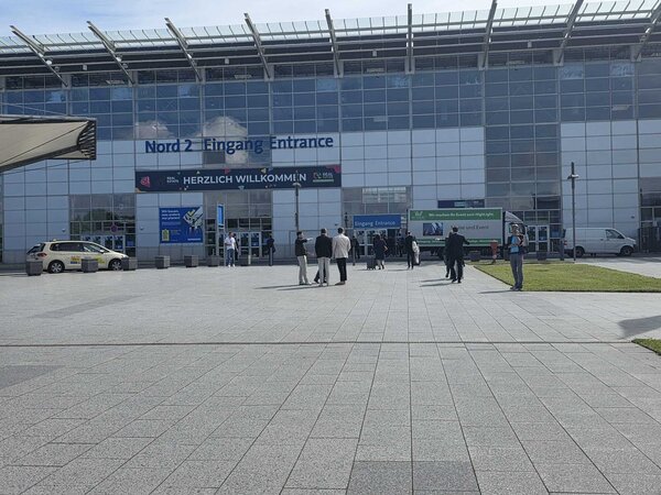 Bild vergr&ouml;&szlig;ern: Eingang zur Real Estate Arena 2026 in Hannover