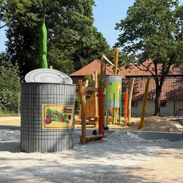 Bild vergr&ouml;&szlig;ern: Spielplatz