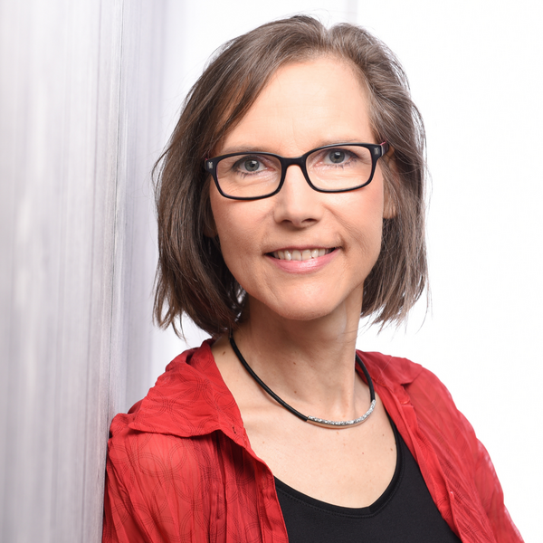 Bild vergr&ouml;&szlig;ern: Lesung Stadtb&uuml;cherei Heike Wolpert (2)